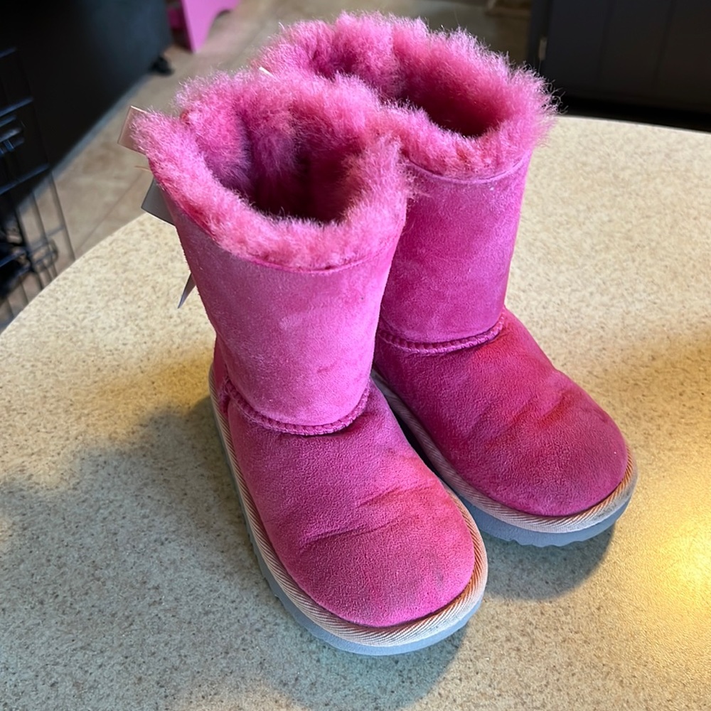 Toddler pink UGGS size 9